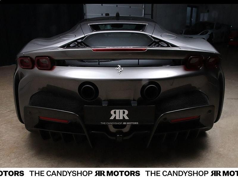 Gebraucht Ferrari SF90 999 PS (734 kW) 2022 Grau