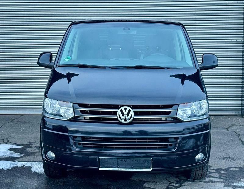 Schwarz Gebraucht 2014 VW Caravelle Comfortline Van / Kleinbus | 14.441 € (Guter Preis) - Bild 1/4