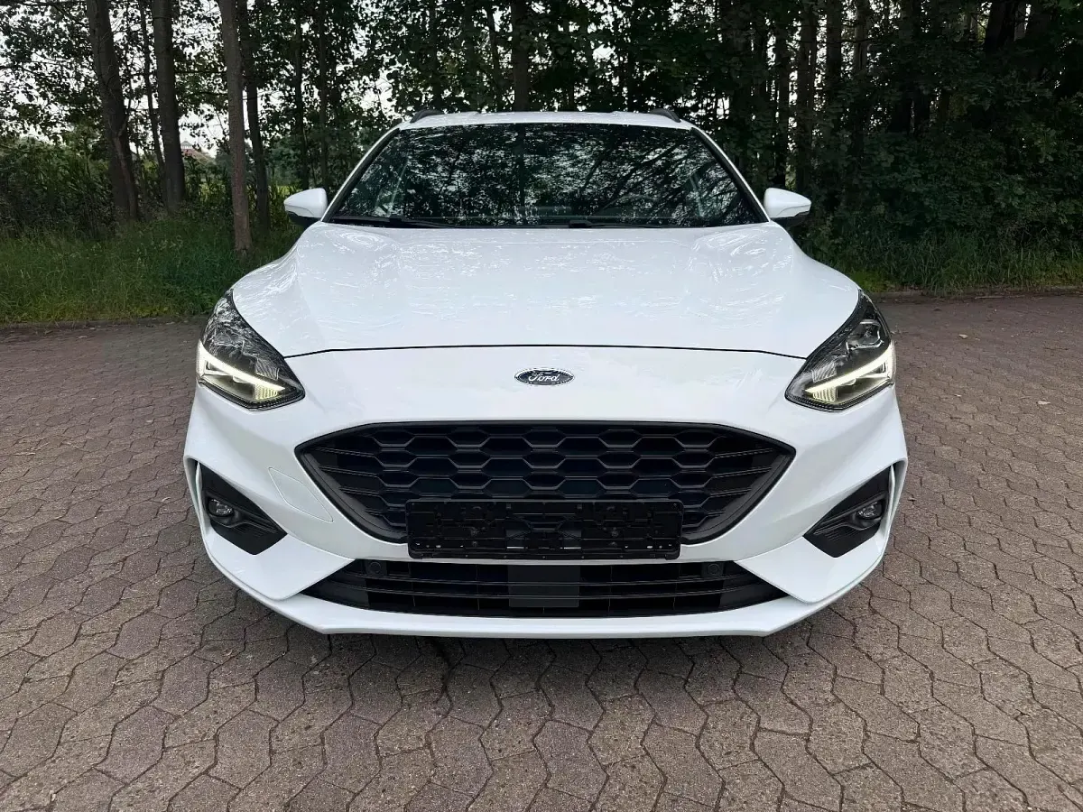 Gebraucht Ford Focus ST-Line 150 PS (110 kW) 2018 Weiß Kombi