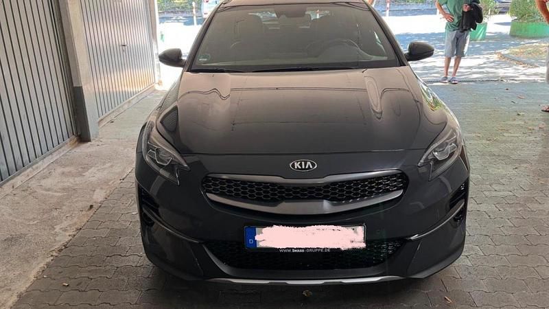 Grau Gebraucht 2021 Kia XCeed 2 SUV | 17.750 € (Superpreis) - Bild 1/4