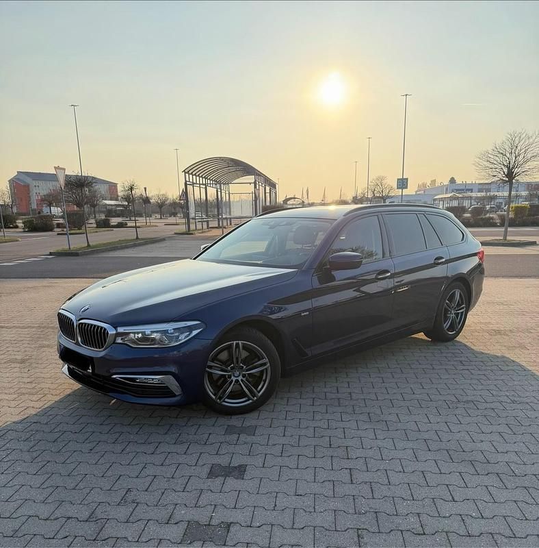 Gebraucht BMW 520 Luxury Line 184 PS (135 kW) 2017 Blau Kombi