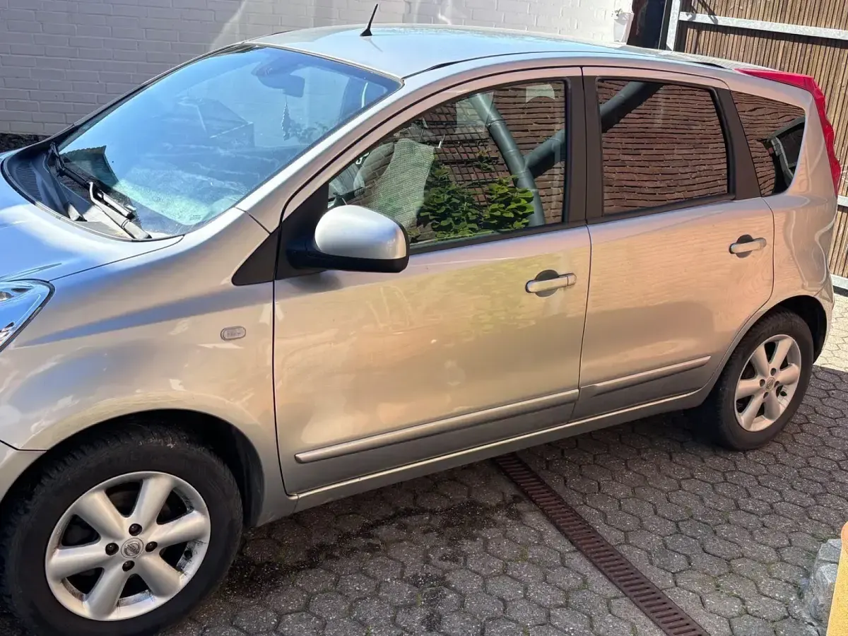 Gebraucht Nissan Note 110 PS (80 kW) 2006 Silber Kleinwagen