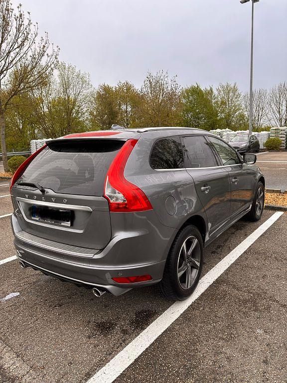 Gebraucht Volvo XC60 R-Design 220 PS (161 kW) 2016 Grau SUV