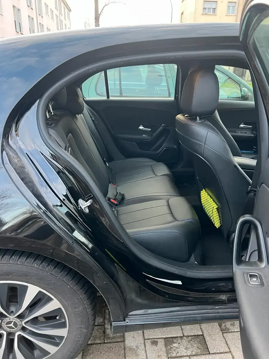 Gebraucht Mercedes A200 149 PS (109 kW) 2020 Schwarz Limousine