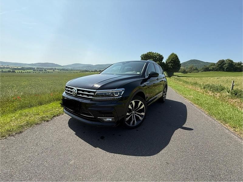 Schwarz Gebraucht 2017 VW Tiguan R-line SUV | 25.400 € (Superpreis) - Bild 1/4