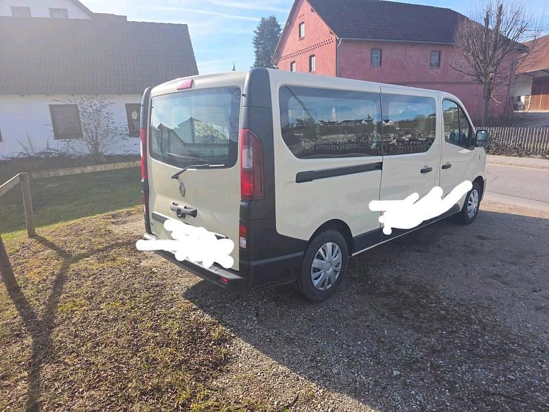 Gebraucht Renault Trafic 130 PS (95 kW) 2017 Beige Van / Kleinbus