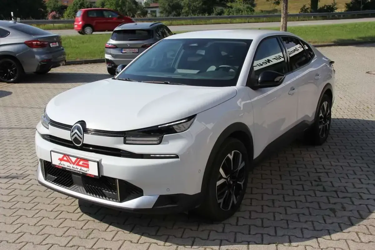 Gebraucht Citroën C4 X 131 PS (96 kW) 2025 Okenitweiss SUV