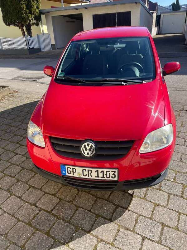 Rot Gebraucht 2009 VW Fox Refresh Kleinwagen | 1.600 € (Guter Preis) - Bild 1/4