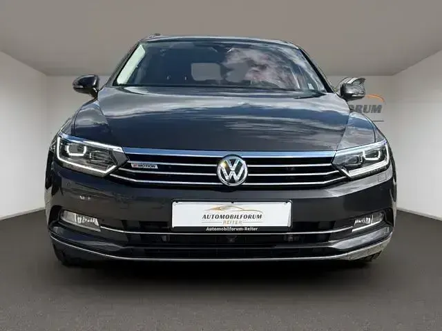 Gebraucht VW Passat Highline 190 PS (139 kW) 2019 Grau Kombi