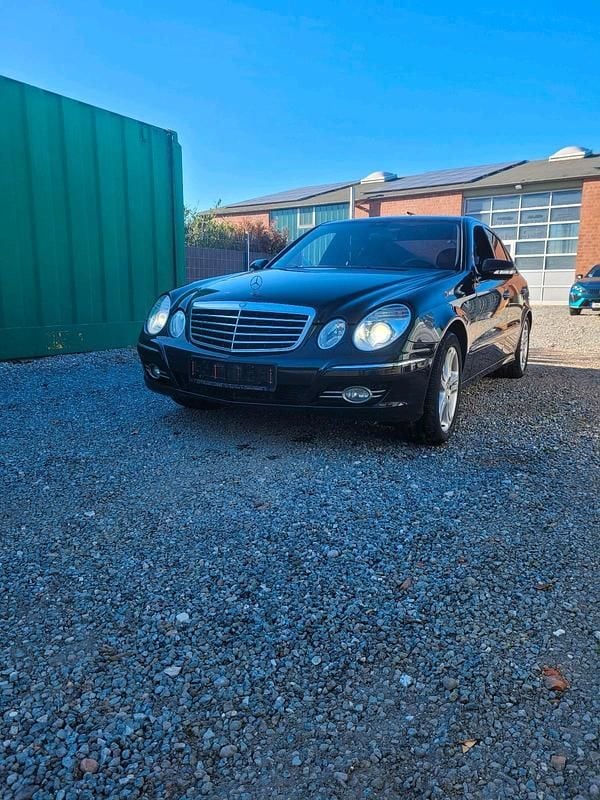 Schwarz Gebraucht 2007 Mercedes E320 Limousine | 3.800 € (Superpreis) - Bild 1/4