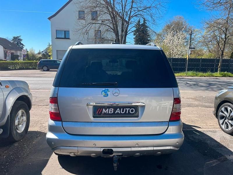 Gebraucht Mercedes ML400 250 PS (183 kW) 2002 Silber SUV