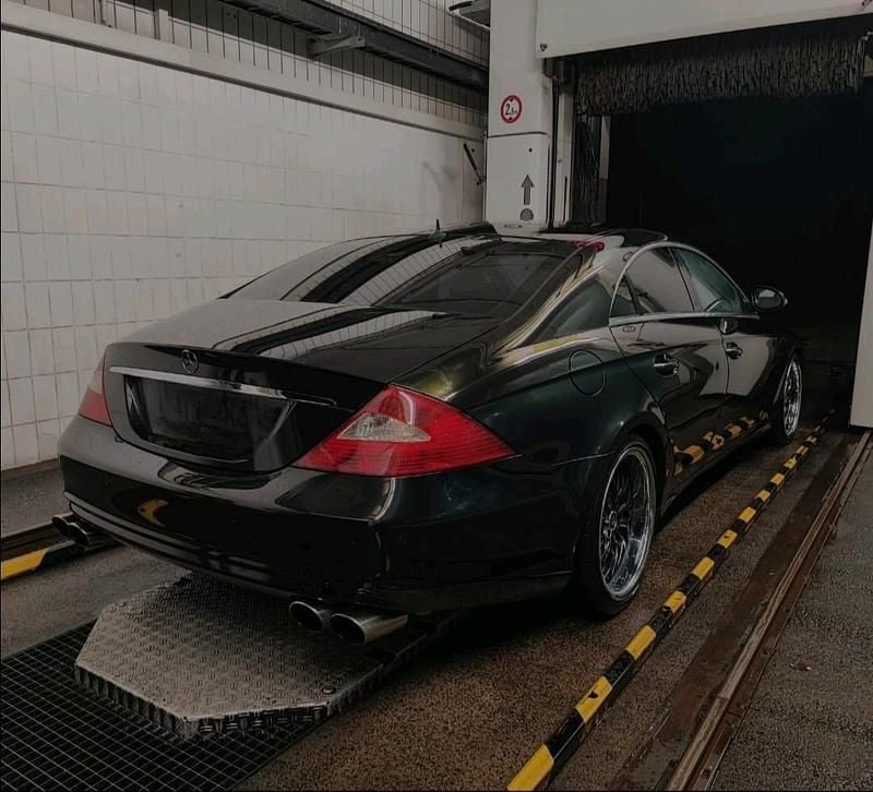 Schwarz Gebraucht 2004 Mercedes CLS350 Coupé | 9.500 € (Teuer) - Bild 1/4