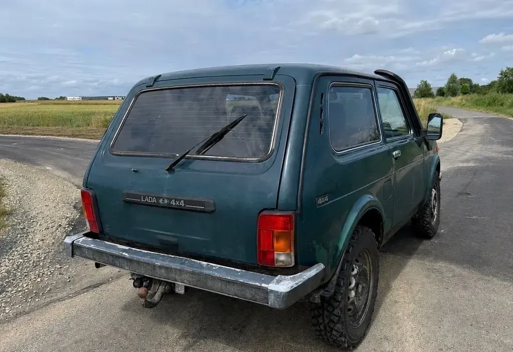 Gebraucht Lada niva 82 PS (60 kW) 2009 Grün SUV