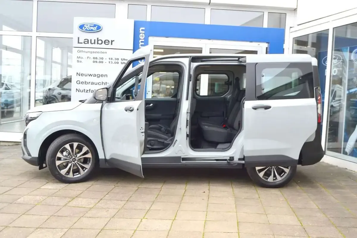 Gebraucht Ford Tourneo Courier Trend 125 PS (91 kW) 2024 Cactus grey Van / Kleinbus
