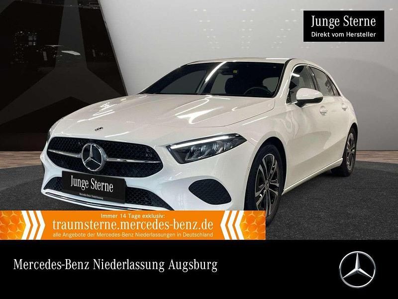 Weiß Gebraucht 2024 Mercedes A180 Advanced Limousine | 26.790 € (Guter Preis) - Bild 1/3