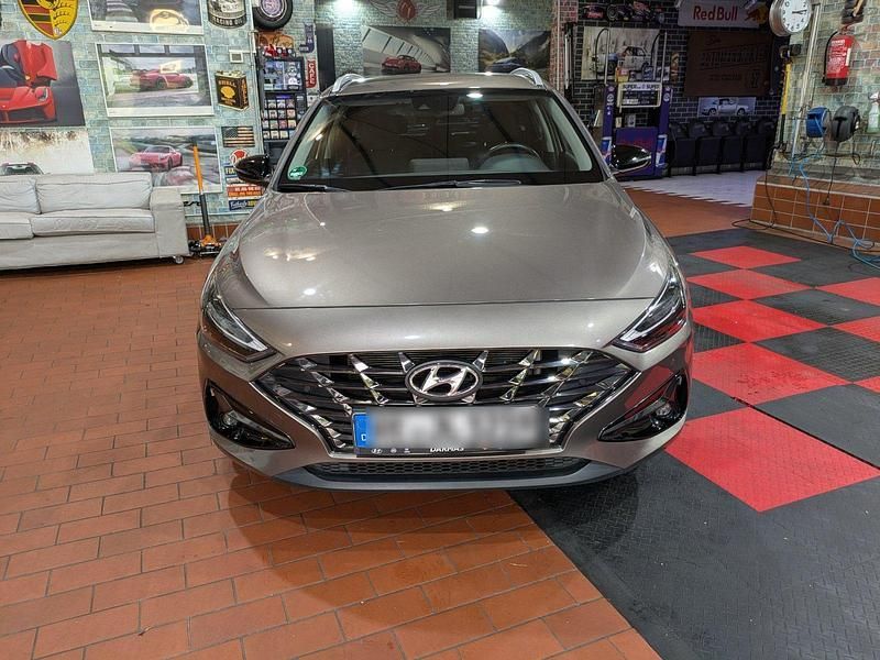 Andere außenfarben Gebraucht 2021 Hyundai i30 Edition 30+ Kombi | 16.600 € (Fairer Preis) - Bild 1/4