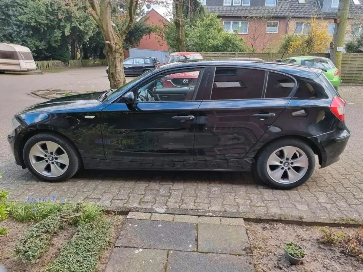 Gebraucht BMW 118 122 PS (89 kW) 2004 Schwarz Kleinwagen