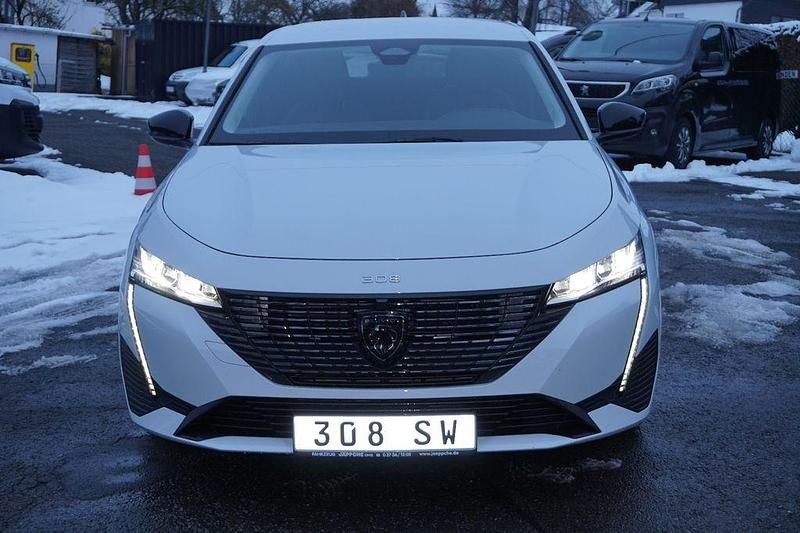 Gebraucht Peugeot 308 SW Allure 131 PS (96 kW) 2025 Okenitweiß Kombi