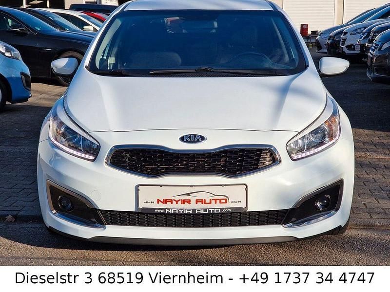 Second-hand Kia Ceed 135 CP (99 kW) 2015 Alb Hatchback