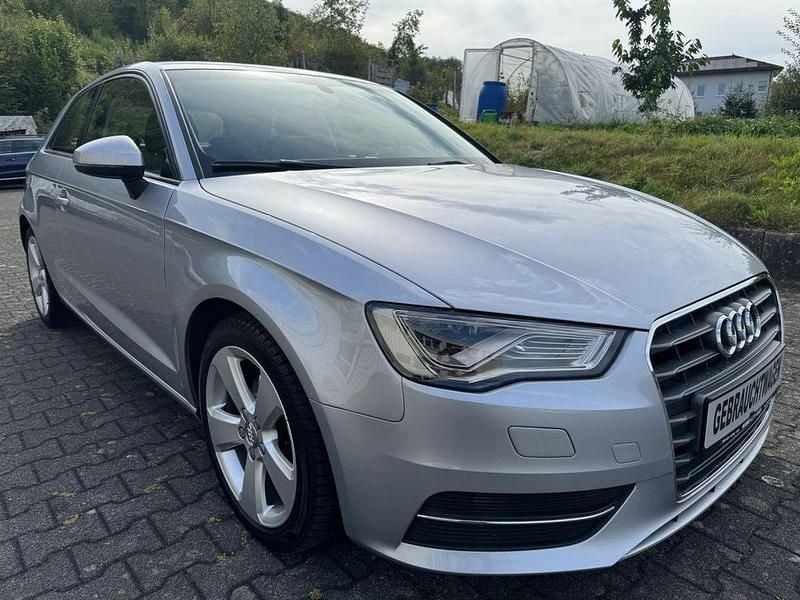 Silber Gebraucht 2016 Audi A3 S-Line Limousine | 12.650 € (Superpreis) - Bild 1/4
