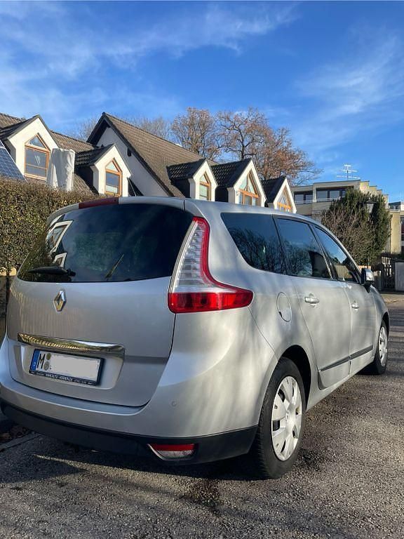 Gebraucht Renault Grand Scénic III 131 PS (96 kW) 2012 Silber Van / Kleinbus