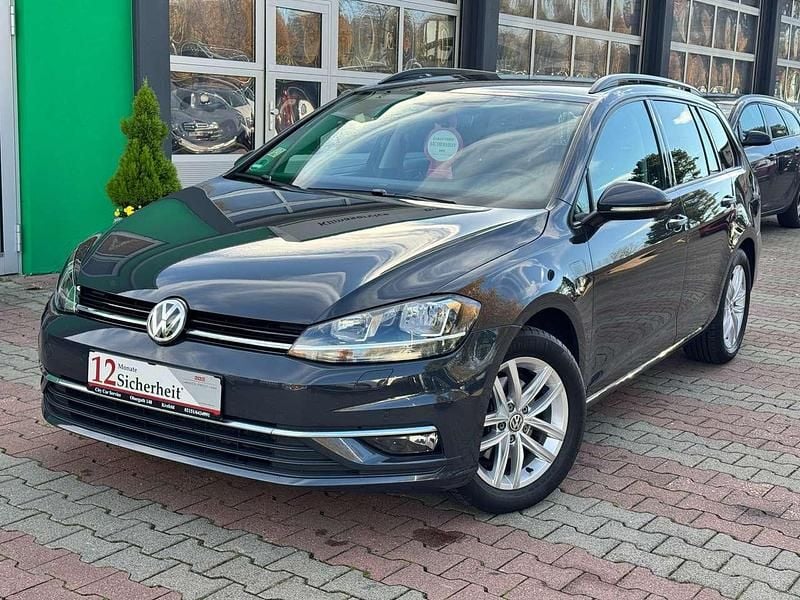 Uranograu/cinza urano Gebraucht 2020 VW Golf VIII Comfortline Kombi | 13.700 € (Fairer Preis) - Bild 1/4