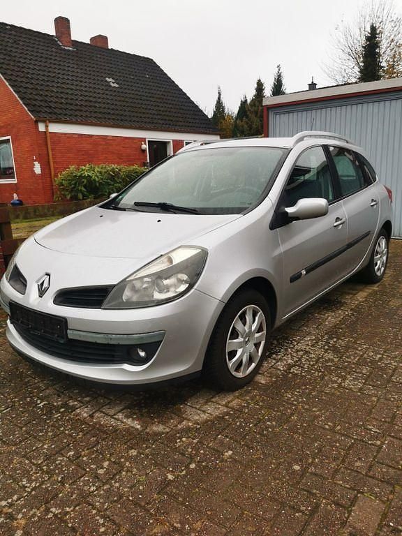Silber Gebraucht 2008 Renault Clio II Dynamique Limousine | 1.400 € (Superpreis) - Bild 1/4