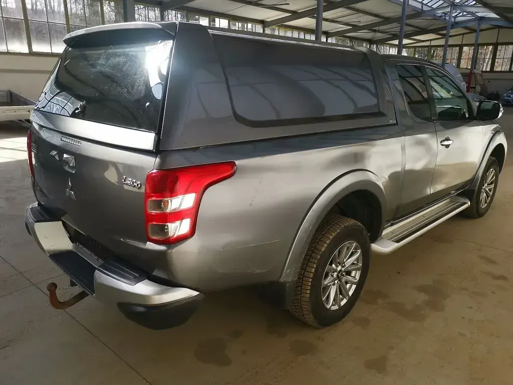 Używany Mitsubishi L200 181 KM (133 kW) 2018 Szary Pickup