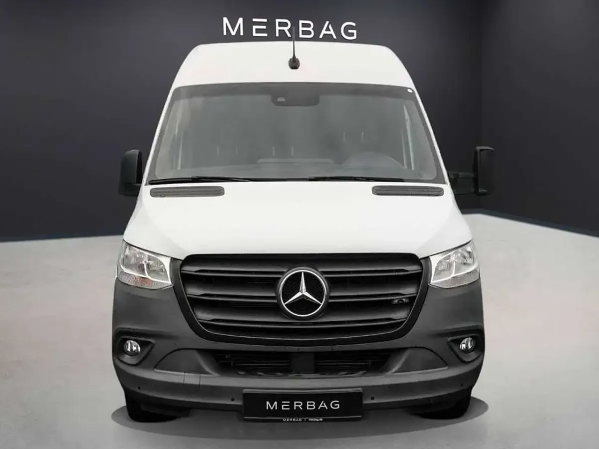 Używany Mercedes Sprinter 163 KM (119 kW) 2021 Biały Van