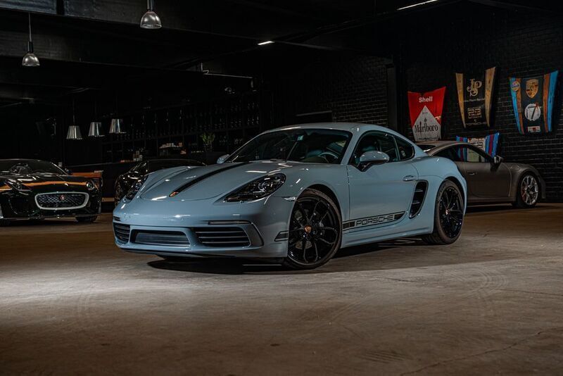 Grau Gebraucht 2023 Porsche 718 Cayman Edition | 82.718 € - Bild 1/4