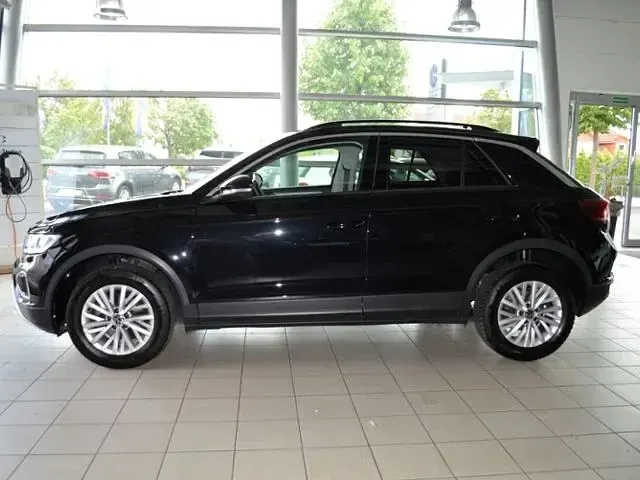 Gebraucht VW T-Roc Life 110 PS (80 kW) 2023 Deep black perleffekt SUV