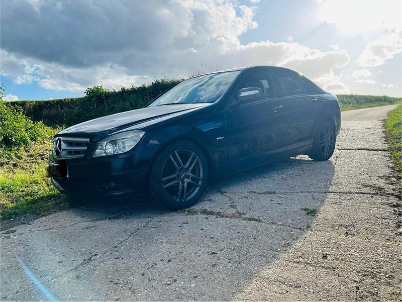 Schwarz Gebraucht 2007 Mercedes C220 Limousine | 2.999 € (Guter Preis) - Bild 1/4