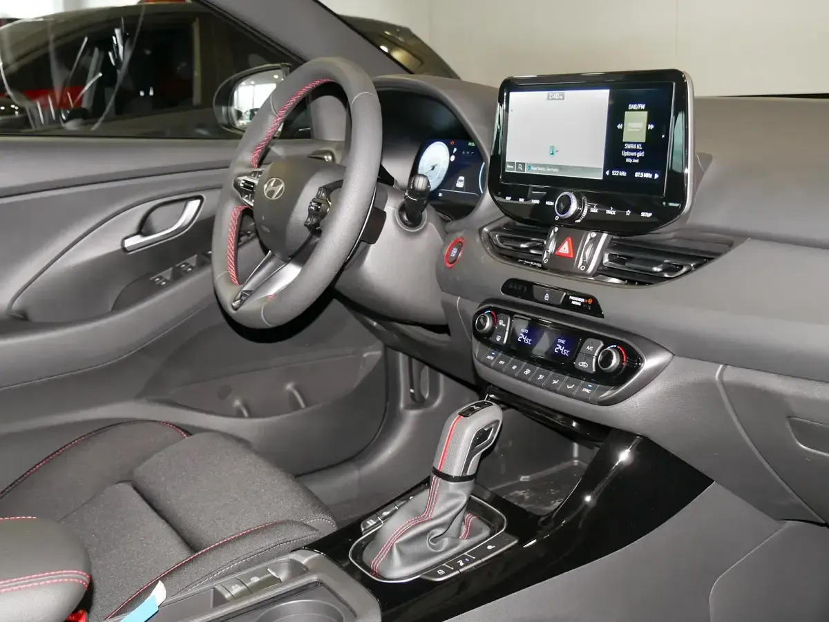 Neu Hyundai i30 N Line 150 PS (110 kW) 2026 Jupiter orange Limousine