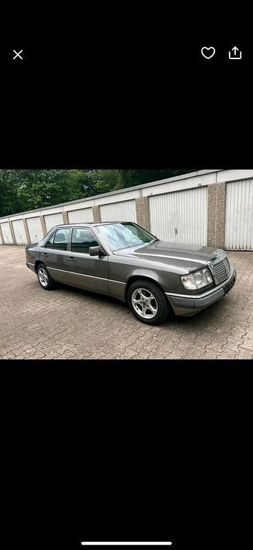 Gebraucht Mercedes E230 136 PS (100 kW) 1989 Beige Limousine