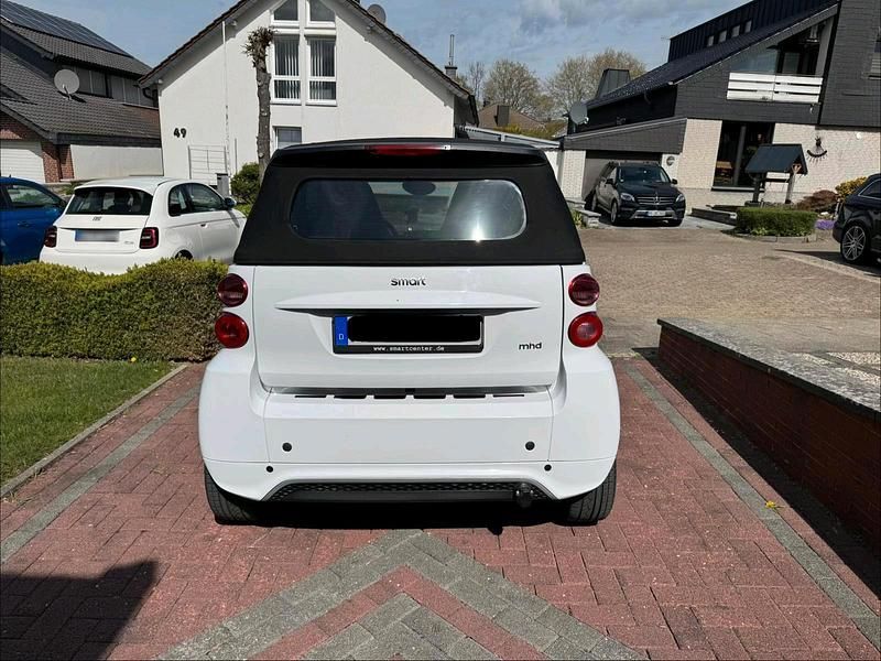 Gebraucht Smart ForTwo Cabrio 71 PS (52 kW) 2014 Weiß Cabrio