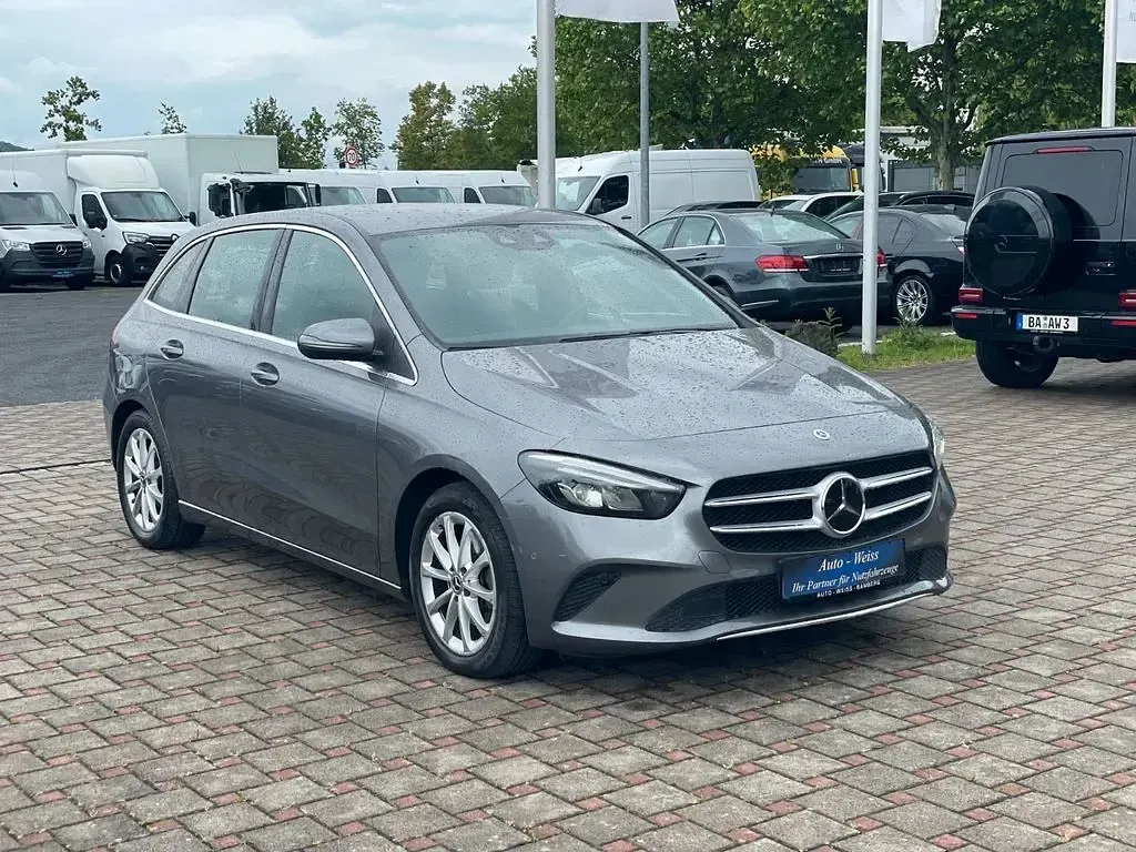 Gebraucht Mercedes B200 150 PS (110 kW) 2020 Grau Kleinwagen