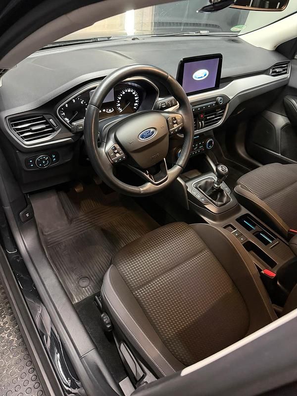 Gebraucht Ford Focus 120 PS (88 kW) 2021 Schwarz Kombi