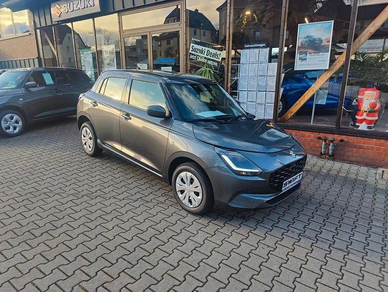 Rot Neu 2025 Suzuki Swift Club Limousine | 19.540 € - Bild 1/4