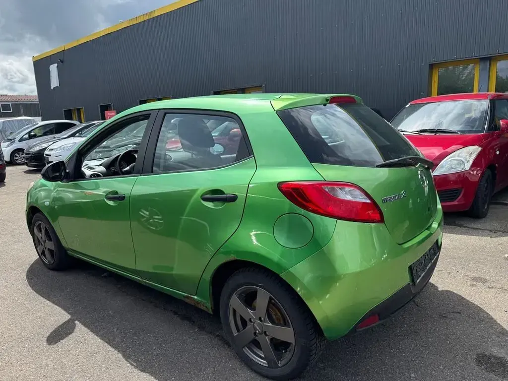 Brugt Mazda 2 Impuls 75 HK (55 kW) 2009 Grøn Hatchback
