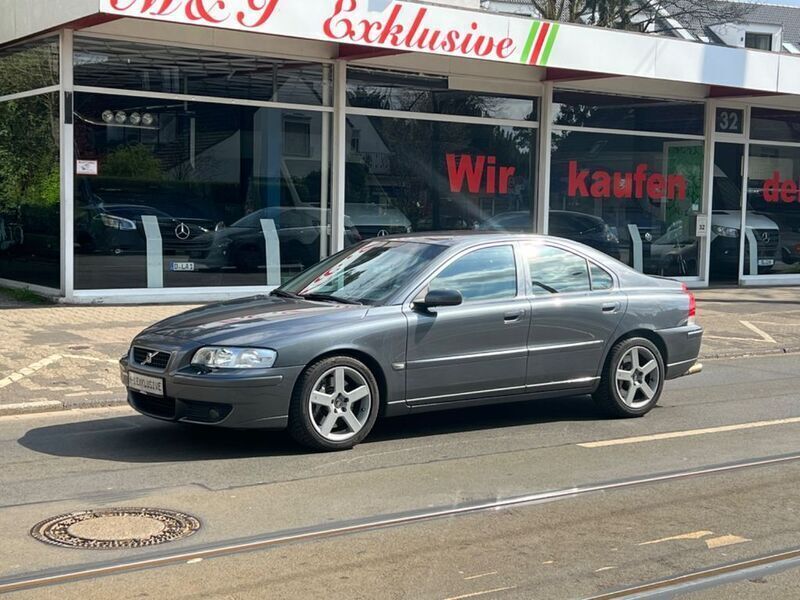 Grau Gebraucht 2005 Volvo S60 Limousine | 9.990 € (Teuer) - Bild 1/4