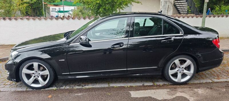 Schwarz Gebraucht 2014 Mercedes C220 Limousine | 14.990 € (Superpreis) - Bild 1/4