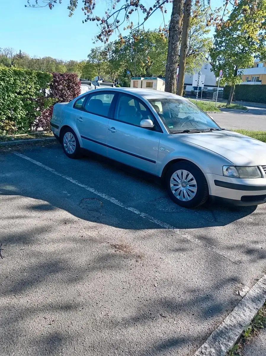 Gebraucht VW Passat 105 PS (77 kW) 2000 Silber Limousine