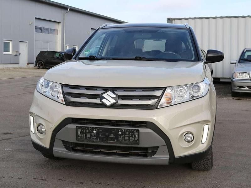 Beige Gebraucht 2018 Suzuki Vitara Comfort SUV | 14.490 € (Guter Preis) - Bild 1/4