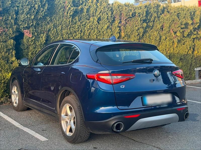 Gebraucht Alfa Romeo Stelvio Super 200 PS (147 kW) 2017 Blau SUV