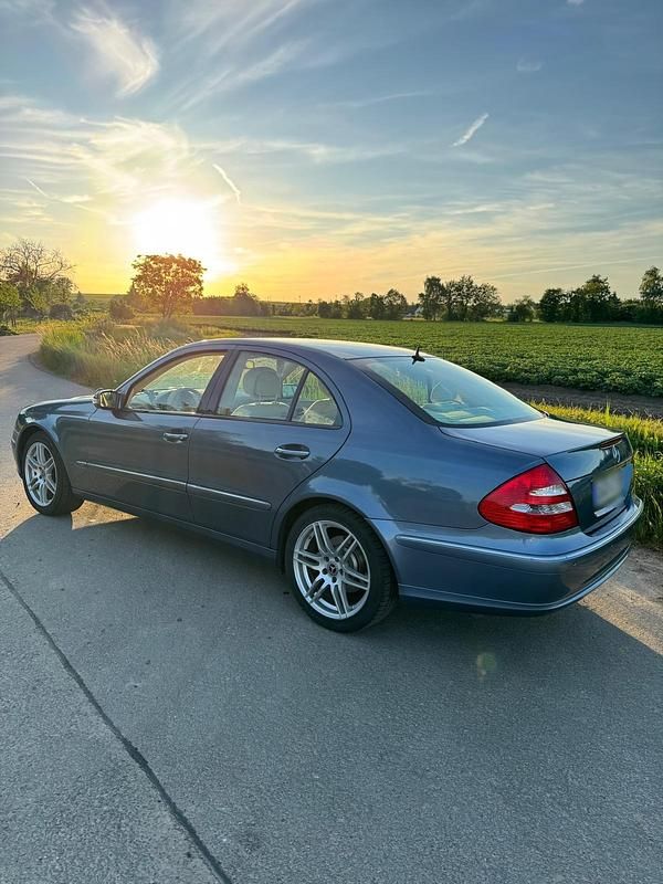 Second-hand Mercedes E280 190 CP (139 kW) 2006 Albastru Berlinǎ