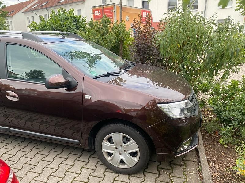 Braun Gebraucht 2017 Dacia Logan MCV Kombi | 8.499 € (Fairer Preis) - Bild 1/4