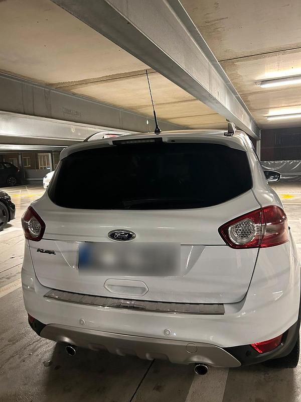 Gebraucht Ford Kuga Titanium 140 PS (102 kW) 2011 Weiß SUV
