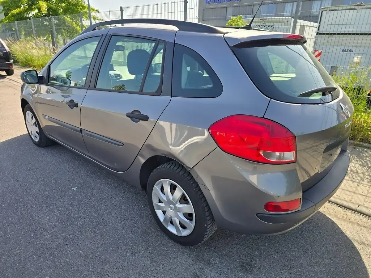 Używany Renault Clio II 2011 Hatchback