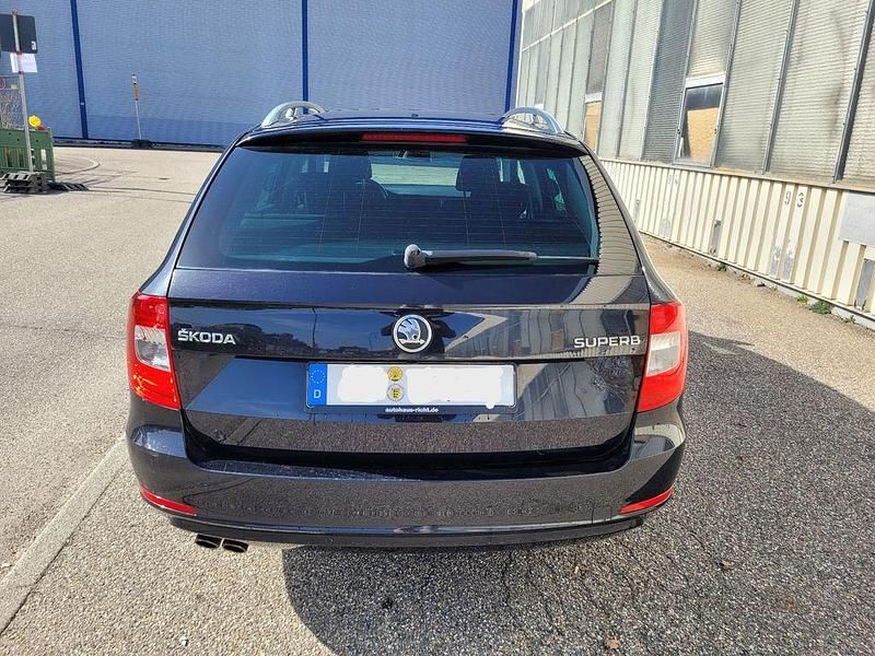 Gebraucht Skoda Superb Exclusive 140 PS (102 kW) 2013 Schwarz Kombi