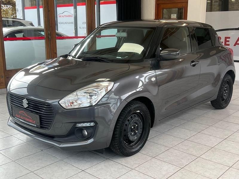 Grau Gebraucht 2019 Suzuki Swift Club Kleinwagen | 6.999 € (Guter Preis) - Bild 1/4